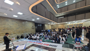 ‘밤샘농성’ 돌입한 민주당…“尹, IAEA 보고서 ‘맹탕’이라고 하라”
