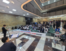 민주, ‘17시간 비상행동’…“오염수 막자는 절박한 마음”
