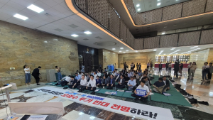 밤샌 민주당 의원들…“IAEA, 원전 마피아 사교클럽”