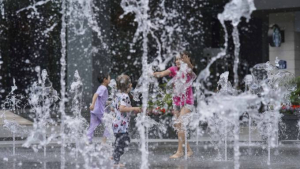 ‘중복’ 낮 최고 34도…제주 열대야