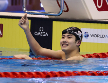황선우, 자유형 200m 동메달…세계선수권 2연속 메달 