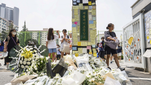교육부 장관 “교권 추락 공감…학생 인권 조례 정비해야”