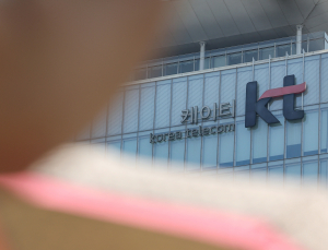 2분기 영업이익 날개 편 KT...김영섭 체제 가능성은