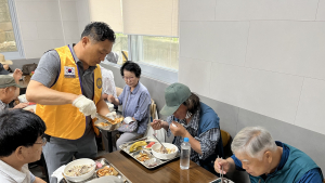 금암노인복지관, 말복맞이 ‘사랑의 삼계탕 600인분’ 무료급식