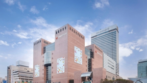 불황 직격탄 백화점 3사…중국 관광객 회복에 반등 ‘기대감’
