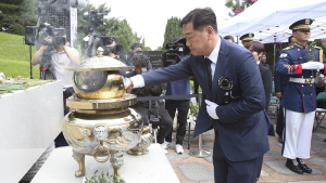 김관영 전북도지사, 고(故) 김대중 전 대통령 추모