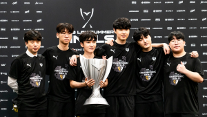 젠지, 3연속 우승…“아직 올해 안 끝났다...도전자의 마음으로 롤드컵 준비”