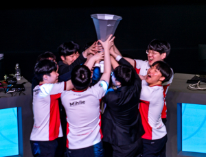 농심, 풀세트 접전 끝 DK 꺾고 우승…2년 연속 서머 시즌 제패