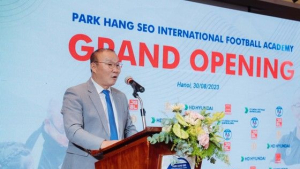 ‘베트남 축구영웅’ 박항서, 베트남서 유소년 아카데미 출범