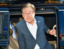 '단식 10일차' 이재명, 쌍방울 대북송금 의혹 검찰 출석