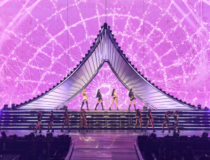 성대했던 블랙핑크 콘서트, ‘지각 입장’ 아쉽네