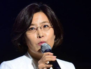 이선희 검찰 송치… 기획사서 무슨 일 있었나