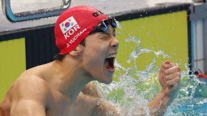 지유찬, 50m 아시아 신기록 세우고 금메달 획득