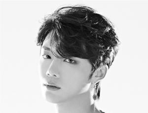 “보이그룹 스펙트럼 출신 박종찬, 불법촬영 혐의 피소”
