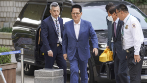 법원 향하는 박지원 전 국가정보원장