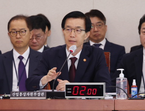 국감 도마 오른 한전 적자…원인 두고 공방 [2023 국감]