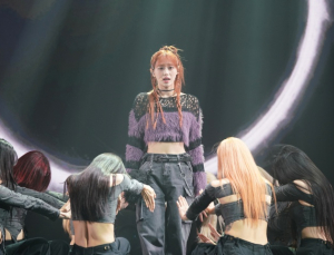 “세상이 널 버려도 난 여기에”…‘깨물 하트’ 츄의 고백