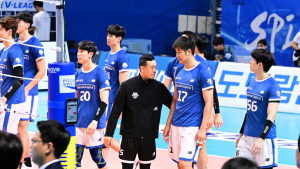 남자부 이변의 연속…부진하는 현대캐피탈, 비상 꿈꾸는 우리카드·삼성화재