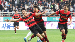 포항, 10년 만에 FA컵 우승…전북에 4-2로 승리
