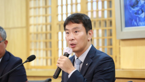 이복현 “카카오모빌리티 계약, 상식에 맞는지 의문”