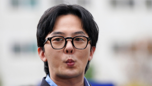 '마약 투약 혐의' 지드래곤, 논현경찰서 출석
