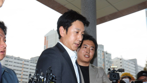 경찰, ‘이선균에 마약 공급 혐의’ 의사 병원 압수수색