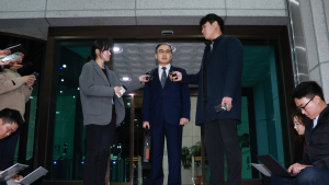민주당 검사 탄핵안에…검찰총장 “날 탄핵하라”