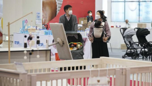 육아 힘들다는데…유아동복·기저귀값까지 ‘껑충’ 
