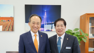공영민 고흥군수, 국회 방문해 전방위적 국비확보 활동