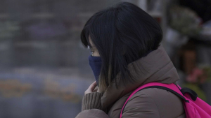 '기온 뚝' 겨울옷 입은 시민들