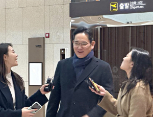 엑스포 유치전 마치고 귀국한 이재용…“다들 열심히 하고 있어”
