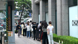 ‘샤넬·나이키’ 리셀 된다…전문업자 유통질서 혼란 우려도