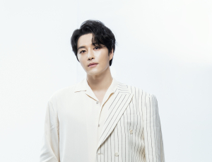 민우혁 “눈물을 참고 있어요”