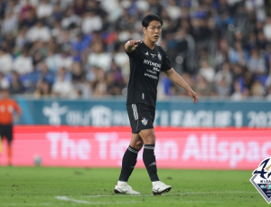 K리그 입성 2년 만에 MVP 후보 오른 김영권 “감독님과 아내 덕분”