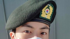 BTS 진, 또 조기 진급 “병장 김석진”