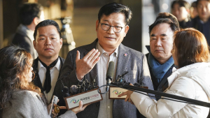 ‘돈봉투 의혹’ 송영길 “검찰에겐 묵비권 행사할 것”