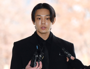 혐의 묻자 입 꾹…‘마약 혐의’ 유아인 첫 공판