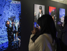 '팬들과 함께 한 여정' LCK 사진전 개최