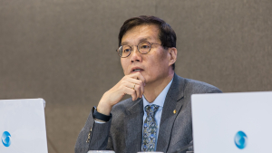 이창용 총재 '물가상승률, 내년 연말쯤 2%에 근접 전망' 