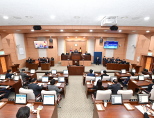 김해시의회 최초 여성 부의장 선출 [김해시의회소식]