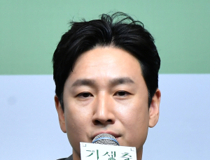 이선균 소속사 “비통하고 참담…장례는 유족과”