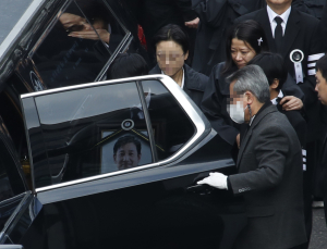  故 이선균, 이제는 만날 수 없는 나의 아저씨 