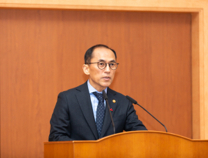 고학수 개인정보위원장 “AI 프라이버시 신뢰 체계 구축” [신년사]
