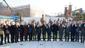 고창군 중심에 ‘녹두장군 전봉준’ 동상 우뚝 섰다