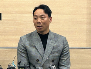 허허 웃던 염기훈 없다…기본과 규율 강조한 염기훈 수원 감독