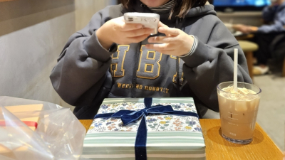 “생일선물 이거 주세요” 후원계좌 올리는 청년들