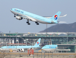 대한항공 여객기, 日홋카이도서 타 항공기와 접촉…“부상자 없어”