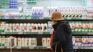 치솟는 우유 가격…인하 요구에 업계 “조정 쉽지 않다”
