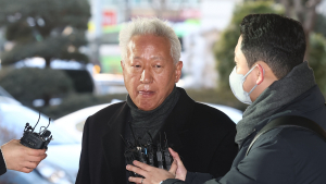 ‘위안부 매춘 발언’ 류석춘 교수, 1심 무죄