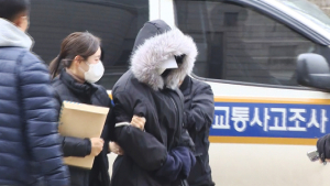 ‘벤츠 만취 사망 사고’ DJ, 검찰에 구속 송치